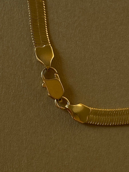 1970-1980 Slinky Herringbone Gold Plated Chain Necklace
