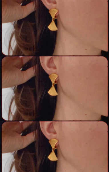 KARL LAGERFELD 1980 Matte Gold Clip On Earrings