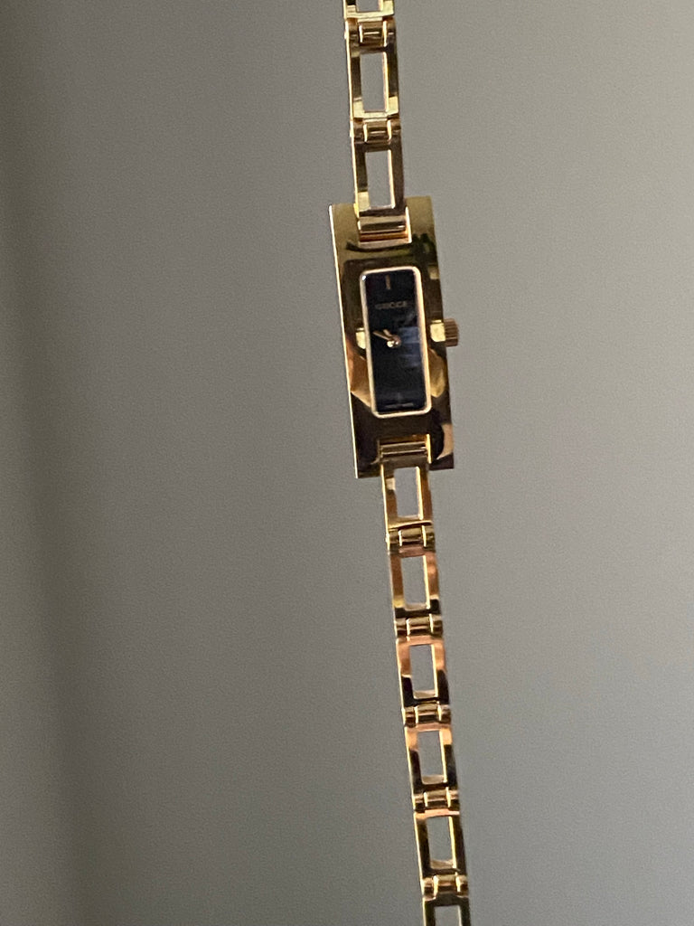 Gucci Women's Swiss 25H Diamond (1/2 ct. t.w.) Stainless Steel Bracelet  Watch 30mm | Hawthorn Mall